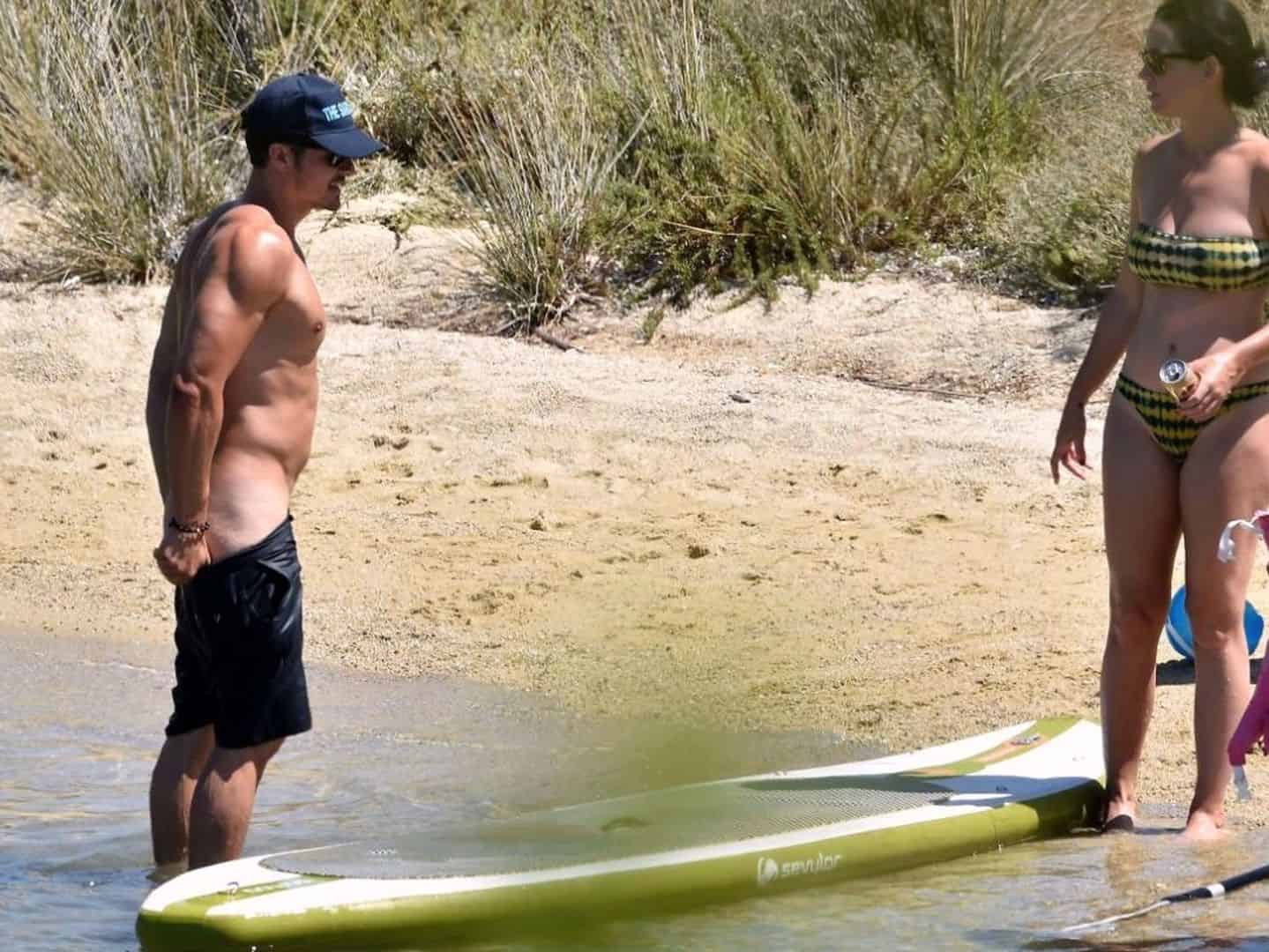 Orlando Bloom Naked Paddle Boarding